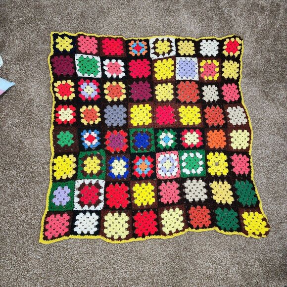 Vtg Crochet   3.5 x 3.5 ft Afghan Blanket lap Throw Granny Squares Brown 70s - Picture 4 of 6